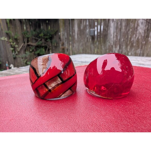 2 Vintage Glass Dome Rings, Red Statement Rings - Picture 4 of 8
